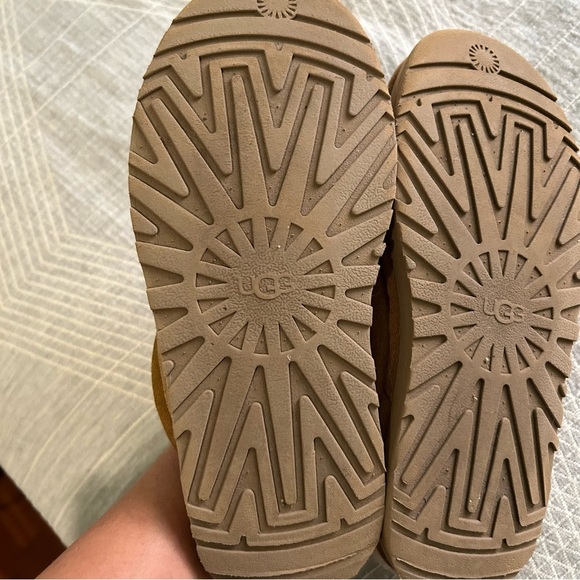 UGG Kids Tazzle Suede Slippers big kid sz 4 - Picture 11 of 16